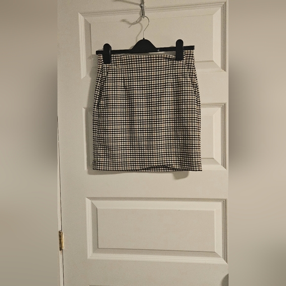 Skirt - Picture 1 of 4